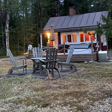 Alpstuga Metsäpirtti Merenrannalla Uleåborg