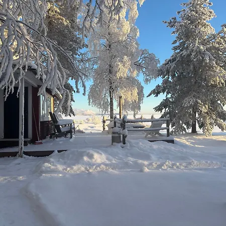 Cute Cottage With Sauna By The Sea