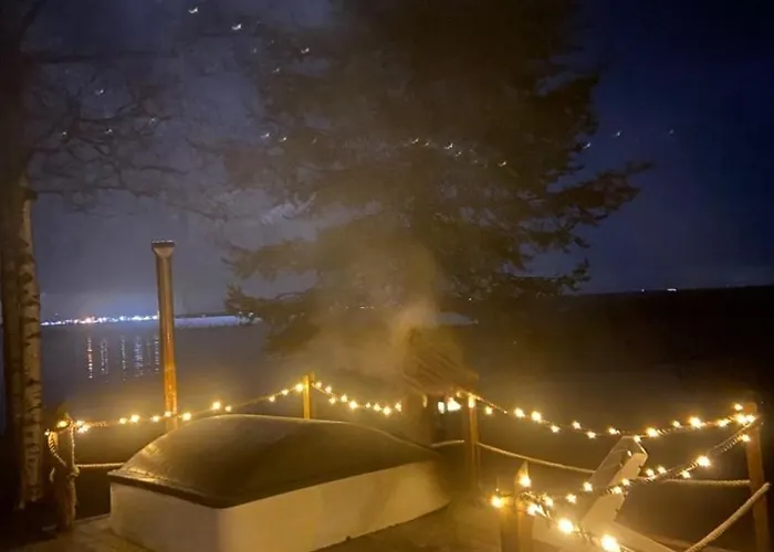 Cute Cottage With Sauna By The Sea 木屋