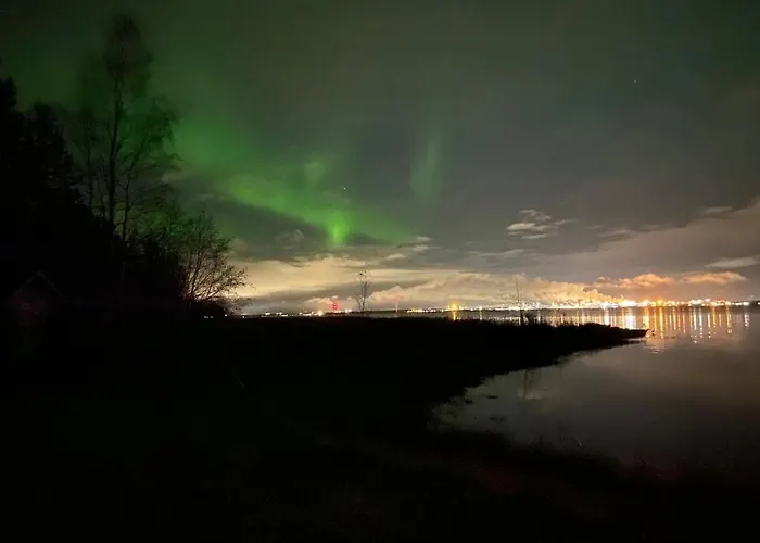 Metsaepirtti Merenrannalla בקתה *