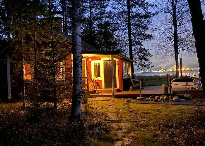 Metsaepirtti Merenrannalla Chalet Oulu