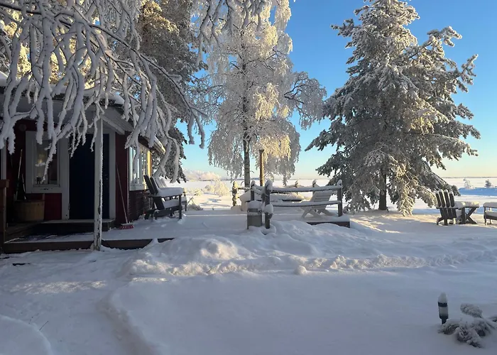 Cute Cottage With Sauna By The Sea